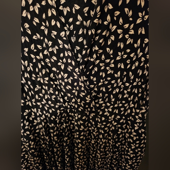 3X Torrid Super Soft Knit Dress with crisscross bust accent - Picture 3 of 4